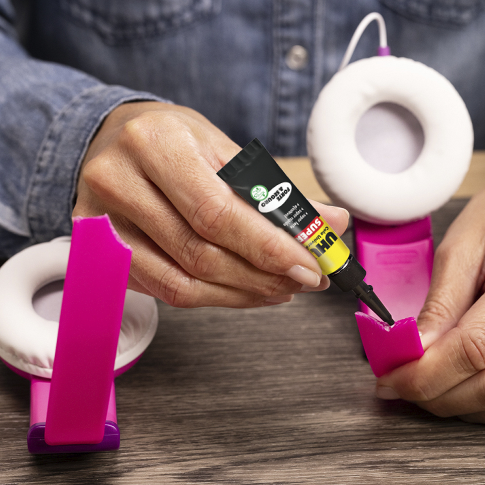 Montagem Phones_Cola Univ. Forte e Seguro UHU_1000x1000px